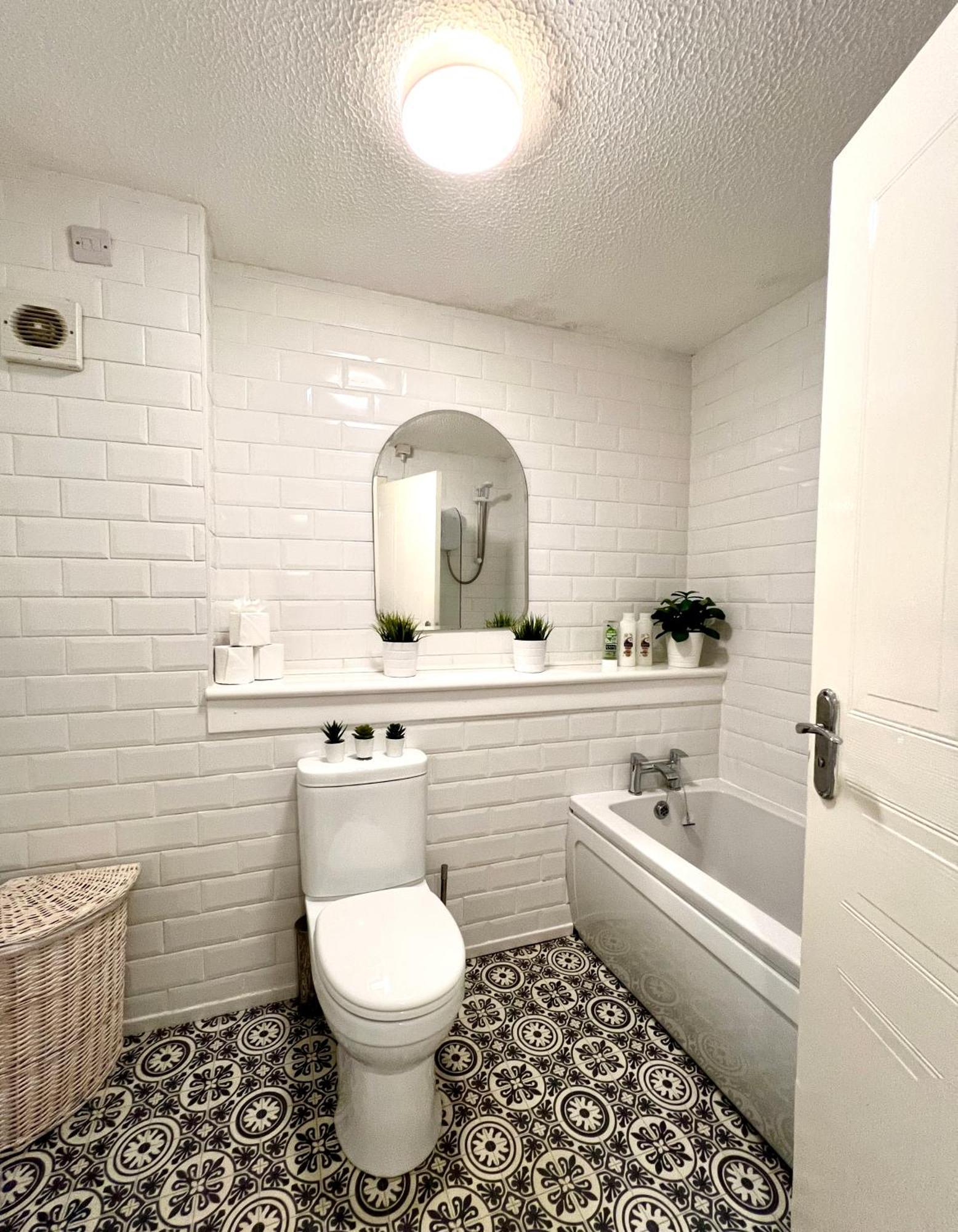 Spacious 2 Bed-Flat In Glasgow City - Free Parking Esterno foto