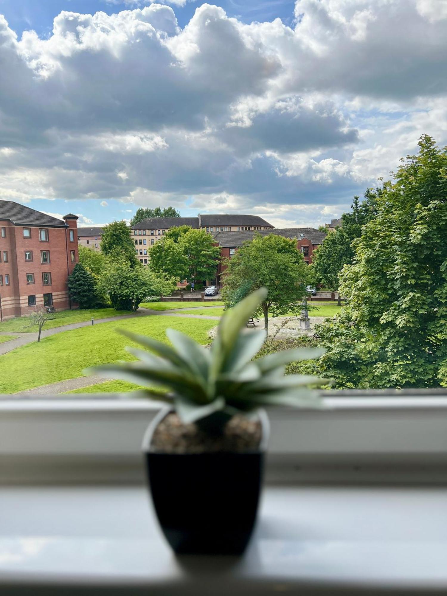 Spacious 2 Bed-Flat In Glasgow City - Free Parking Esterno foto